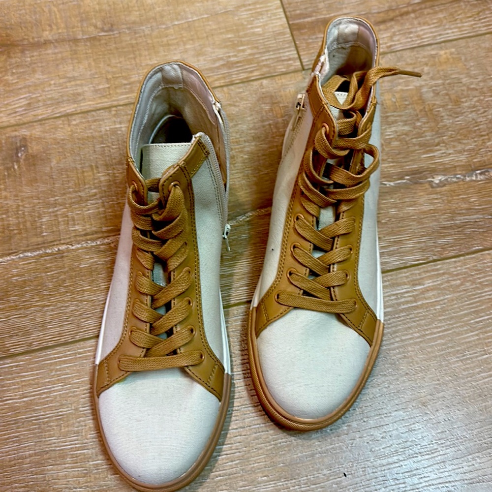 Loft high-top tennis shoes